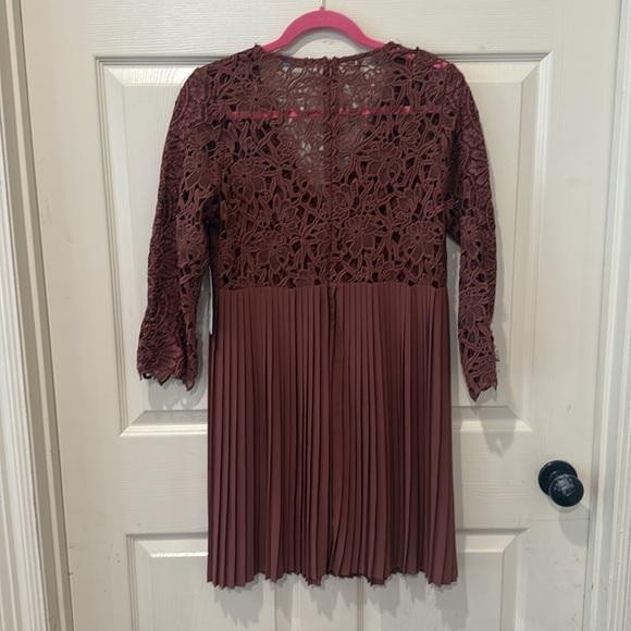 Zara NWT lace pleated dress, large - Picture 9 of 10